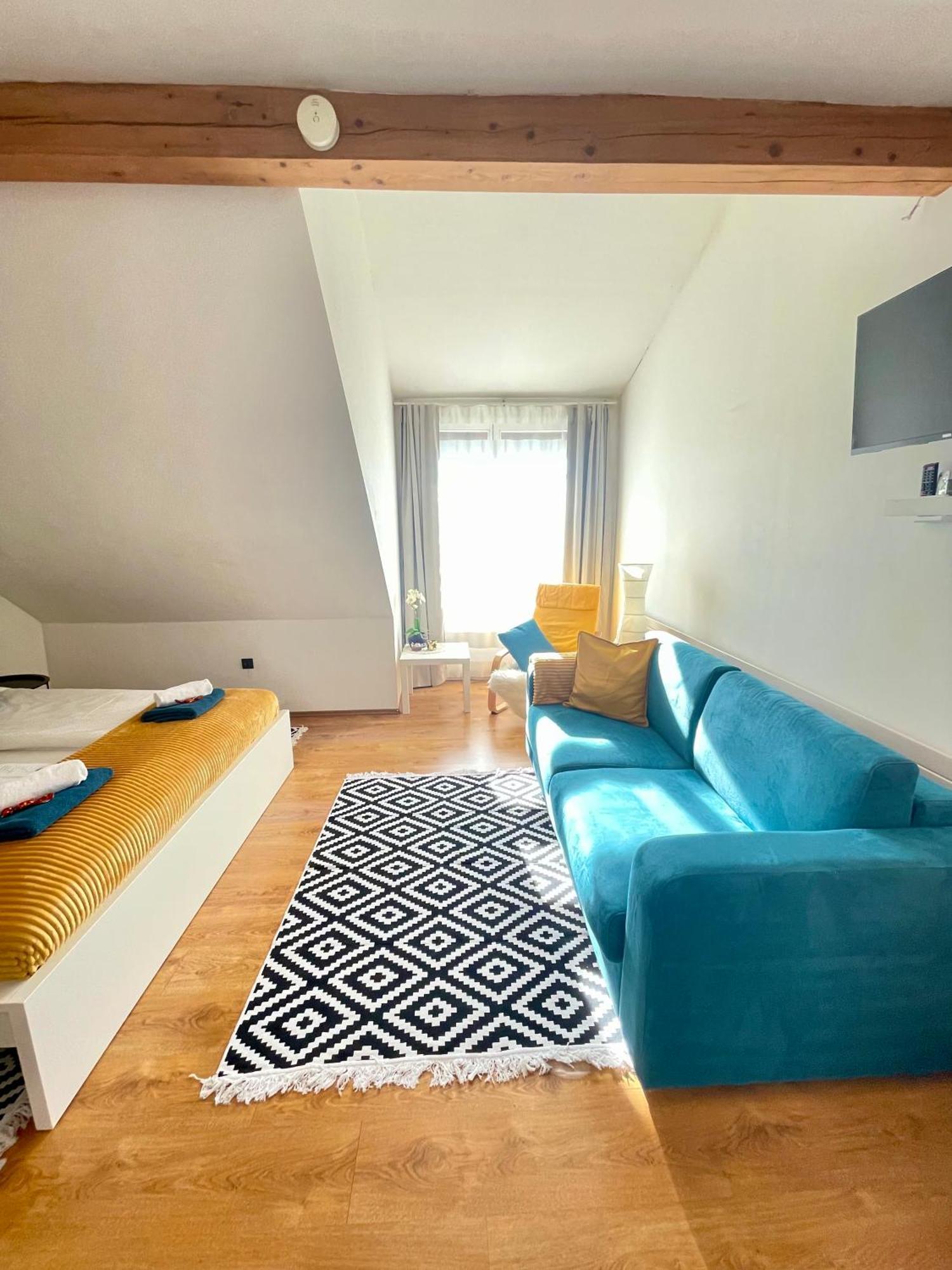 Alpesi Apartman Downtown Sopron Buitenkant foto